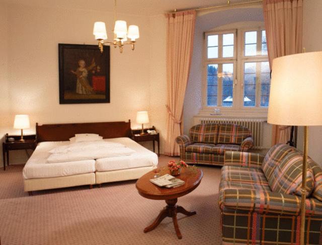 Hotel Und Restaurant Burg Schnellenberg Аттендорн Экстерьер фото