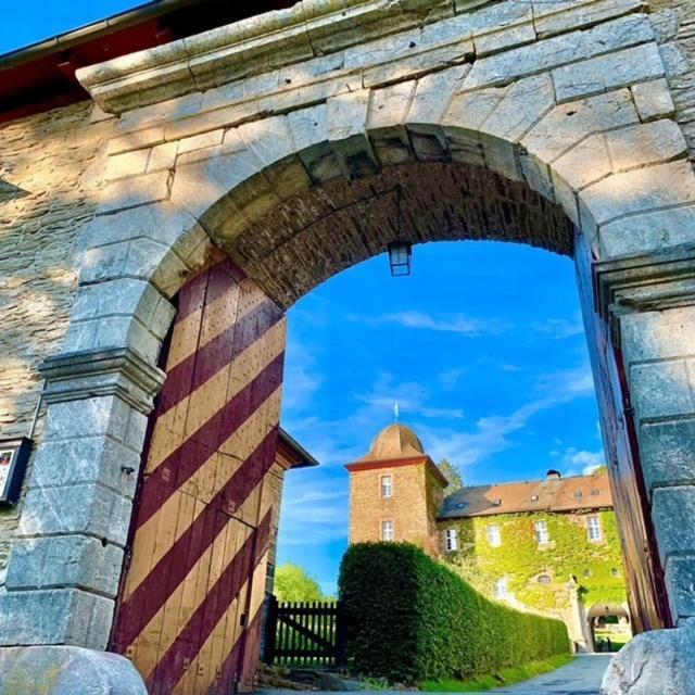 Hotel Und Restaurant Burg Schnellenberg Аттендорн Экстерьер фото